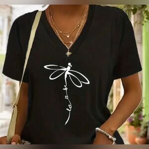 Womens short sleeve V-neck graphic tee